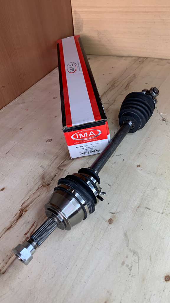 EJE TRIPOIDE CORTO IZQUIERDO C/PUNTA -TRICETA